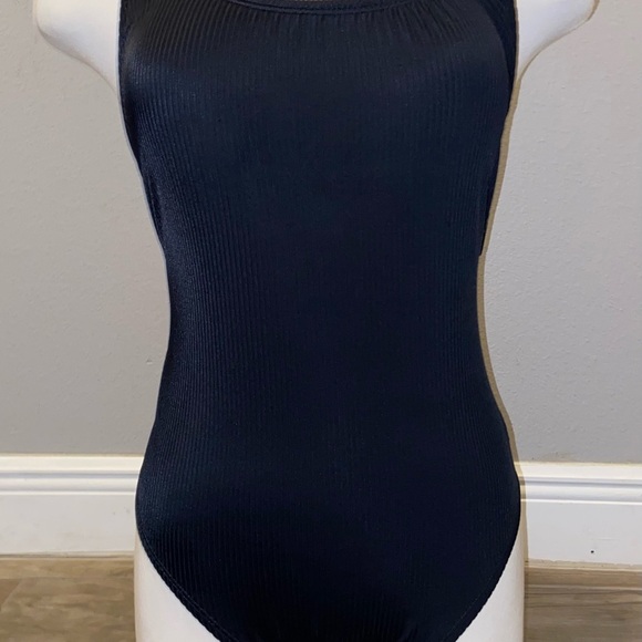 Speedo women’s swimsuit - Picture 7 of 10